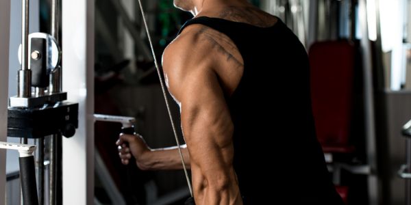 Top 4 vježbe za triceps za koje ne trebaš teretanu